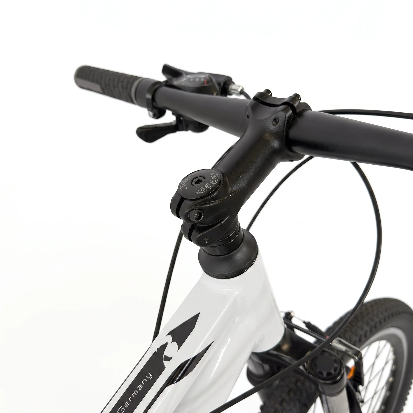 Berlin Bike MTB1 Youth Bike 24 Inch handlebar stem detail white