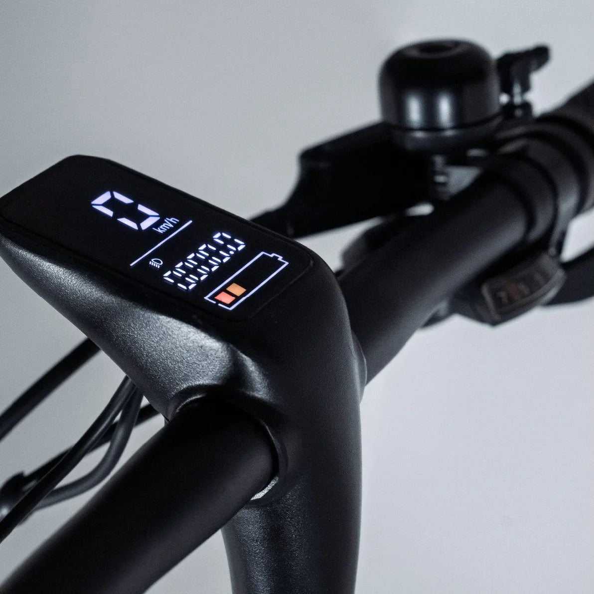 Détail de l’écran LCD intégré du vélo électrique pliant Berlin Bike 2GO 20 pouces