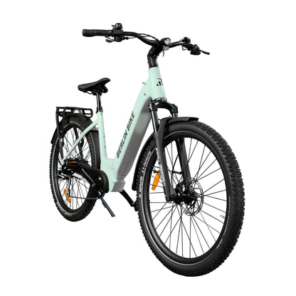 Berlin Bike SUV Trekking-E-Bike 27,5 Zoll Ansicht von der Seite im 45-Grad-Winkel, mattgrün