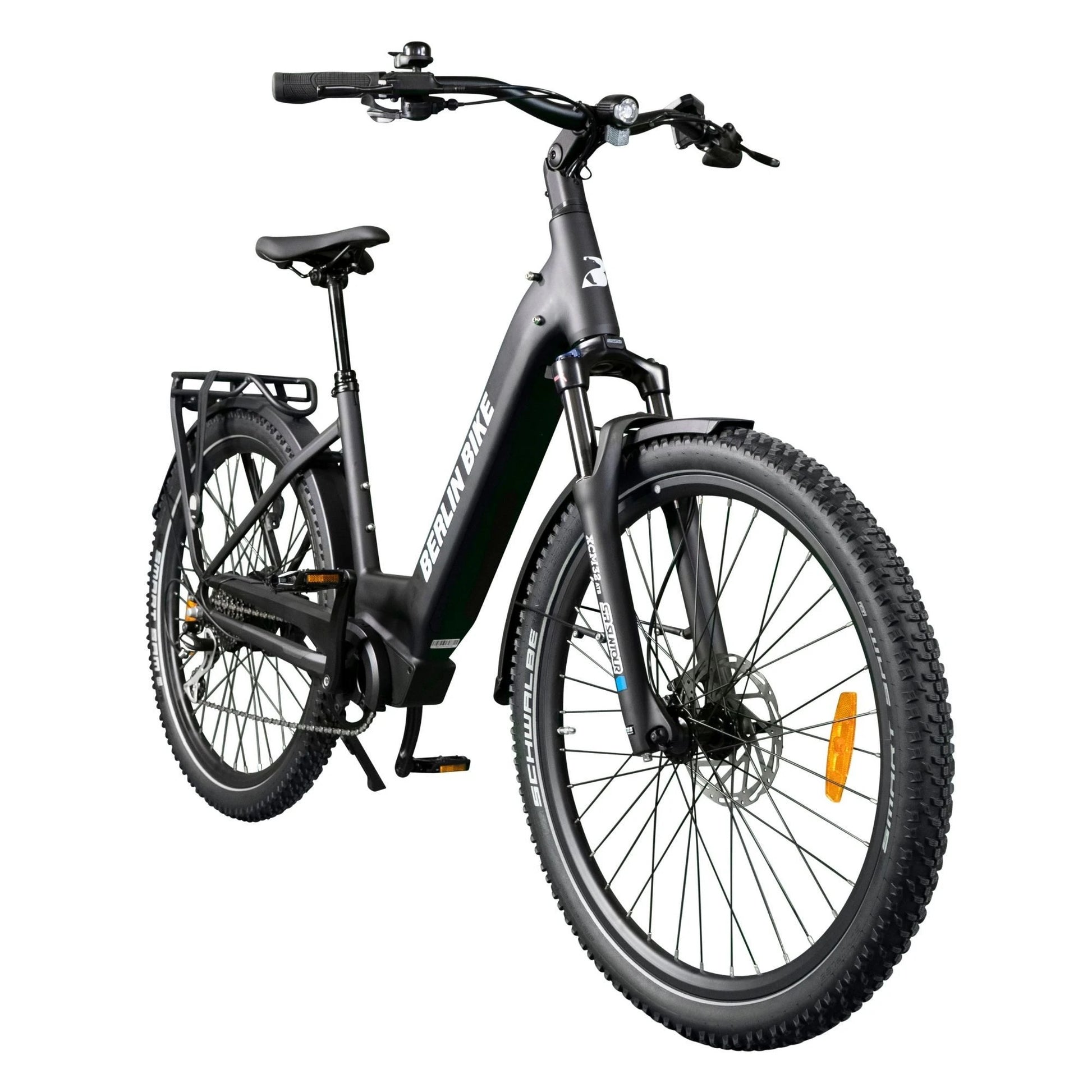 Berlin Bike SUV Trekking-E-Bike 27,5 Zoll Ansicht von der Seite im 45-Grad-Winkel, mattschwarz